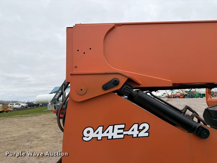 image for item FK0147 2006 Lull 944E-42 telehandler