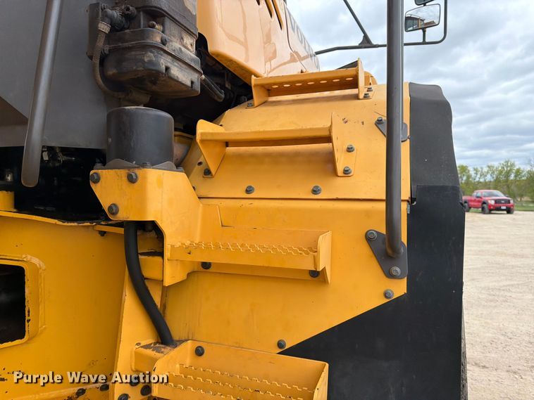 image for item FK0148 2009 Volvo A40E articulated haul truck