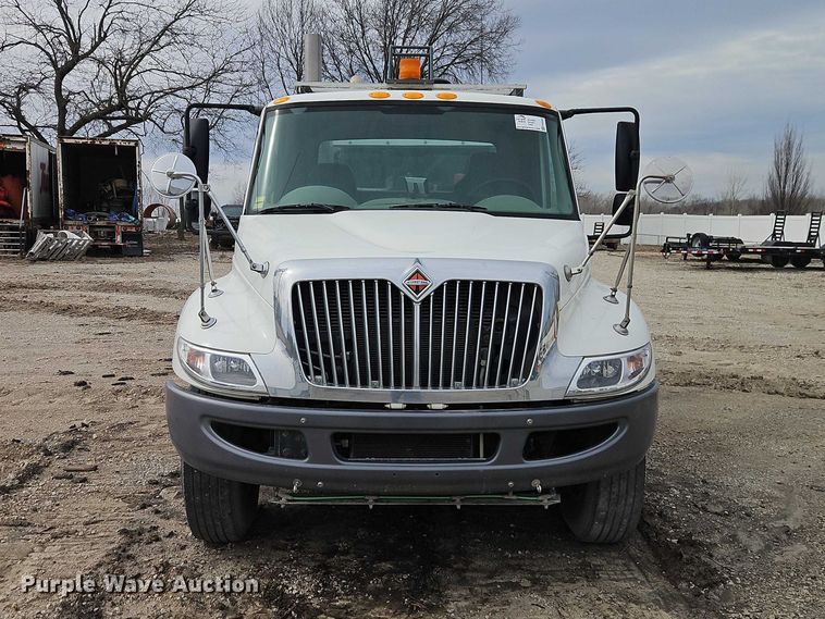 image for item FN5584 2011 International MA025 street sweeper truck