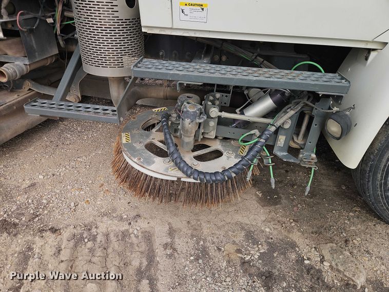 image for item FN5584 2011 International MA025 street sweeper truck