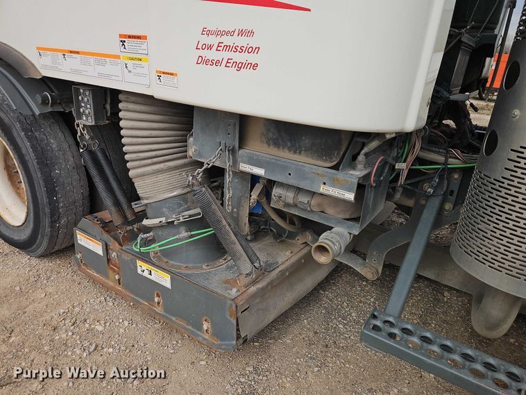 image for item FN5584 2011 International MA025 street sweeper truck