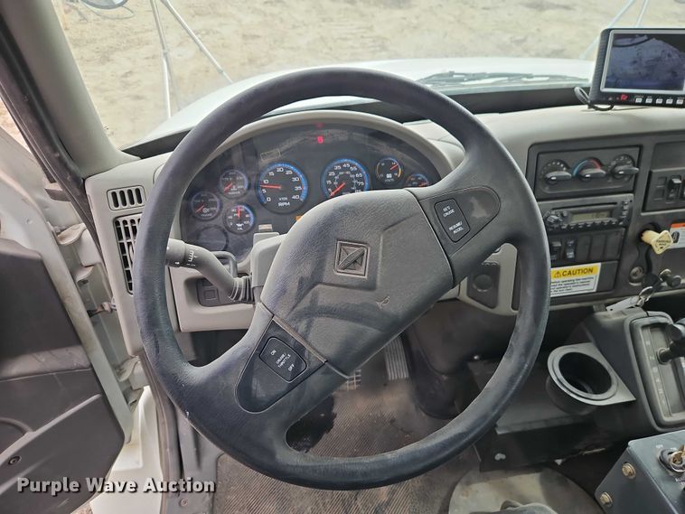 image for item FN5584 2011 International MA025 street sweeper truck