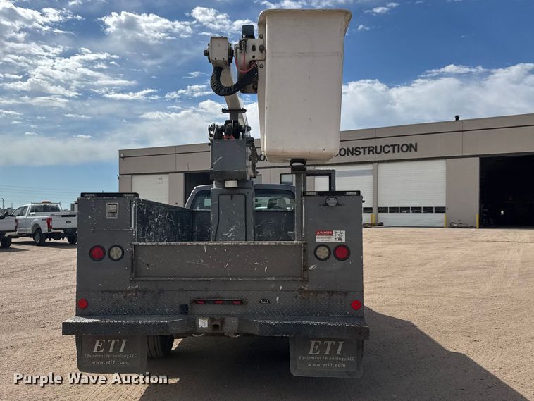 image for item MX9203 2011 Ford F450 Super Duty bucket truck