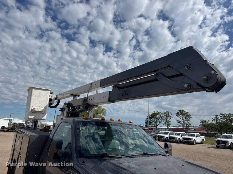 image for item MX9203 2011 Ford F450 Super Duty bucket truck