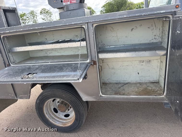 image for item MX9203 2011 Ford F450 Super Duty bucket truck
