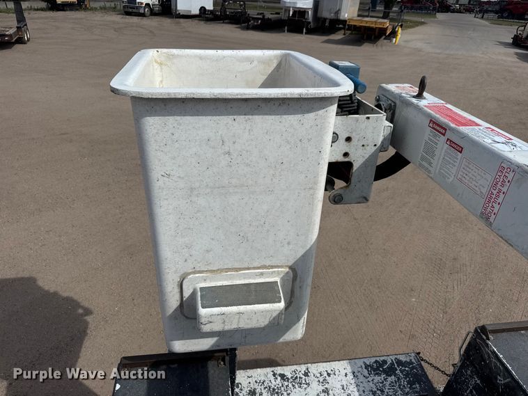 image for item MX9203 2011 Ford F450 Super Duty bucket truck