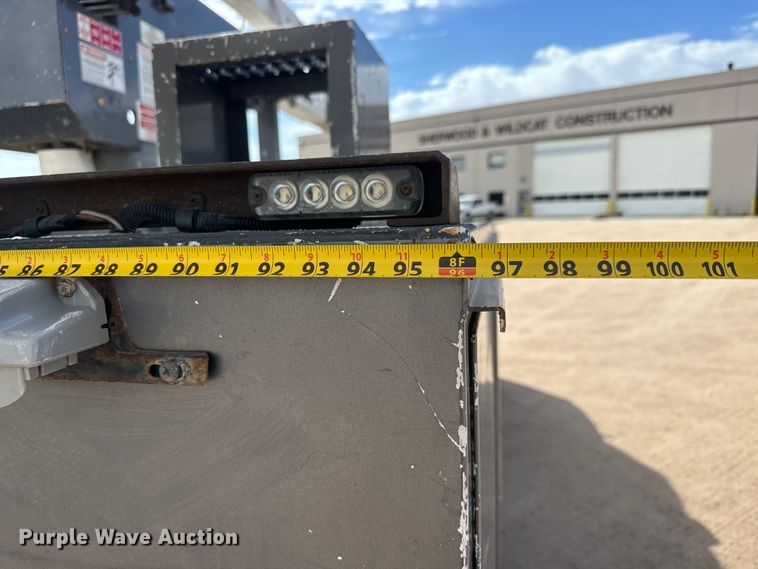 image for item MX9203 2011 Ford F450 Super Duty bucket truck