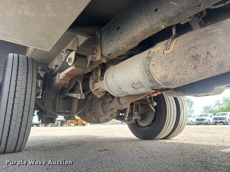 image for item MX9203 2011 Ford F450 Super Duty bucket truck