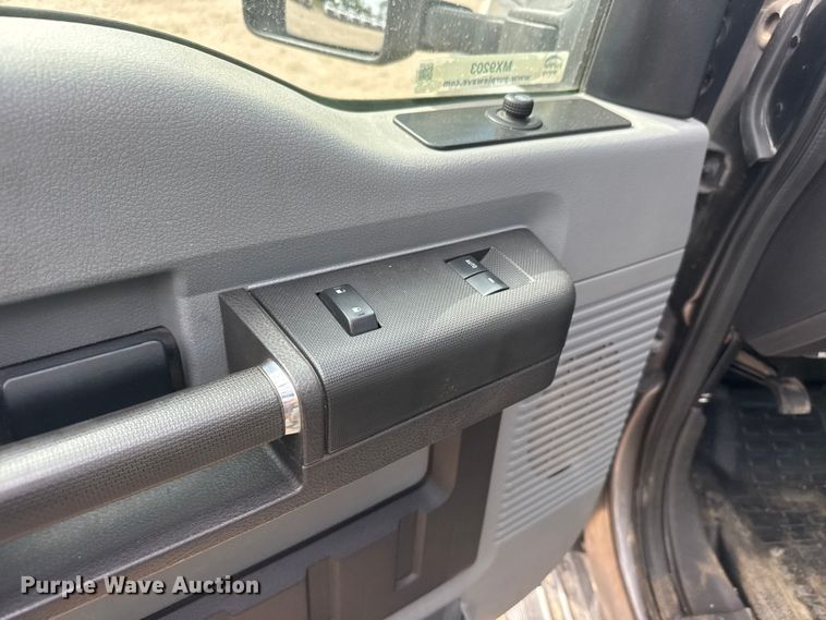 image for item MX9203 2011 Ford F450 Super Duty bucket truck