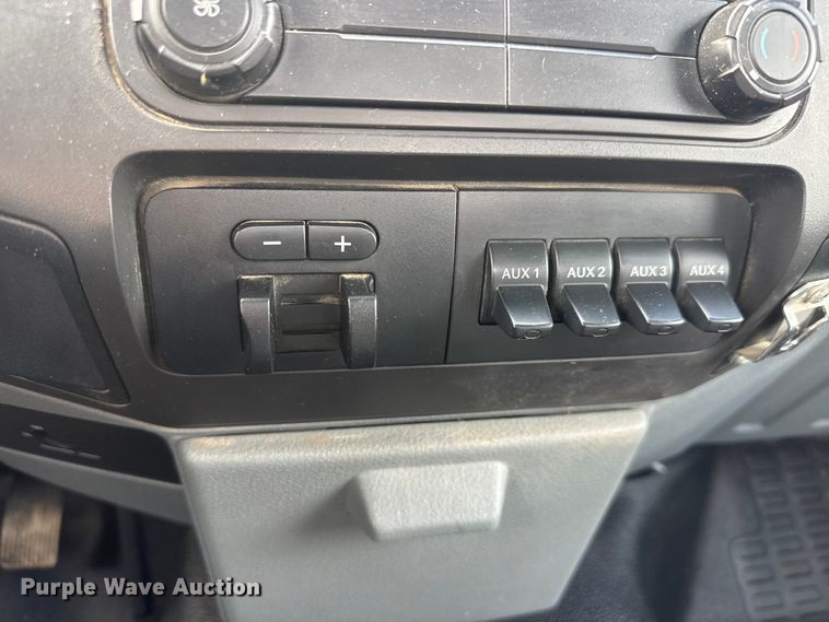 image for item MX9203 2011 Ford F450 Super Duty bucket truck