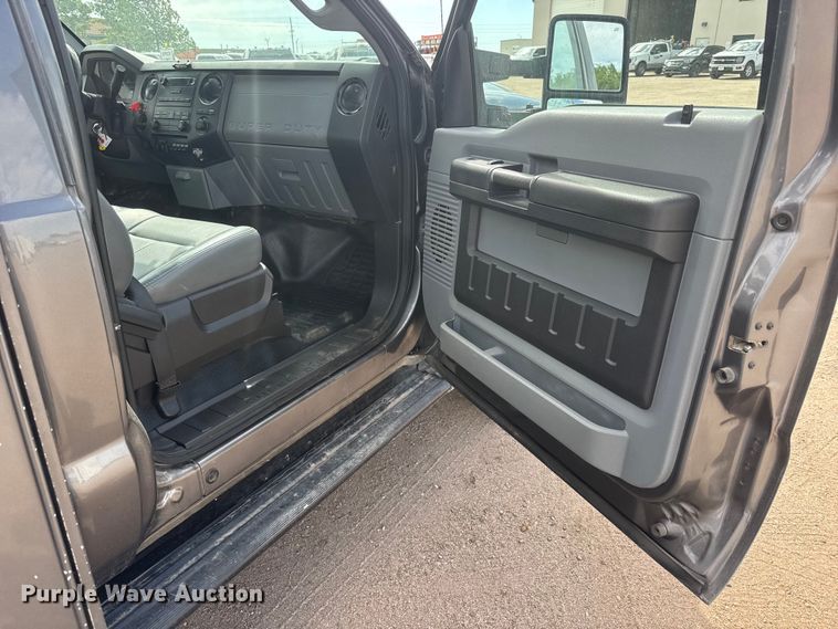 image for item MX9203 2011 Ford F450 Super Duty bucket truck