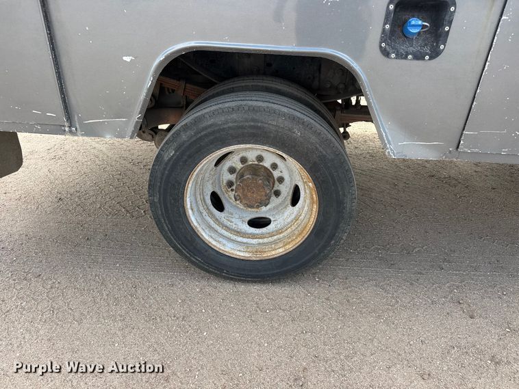 image for item MX9203 2011 Ford F450 Super Duty bucket truck