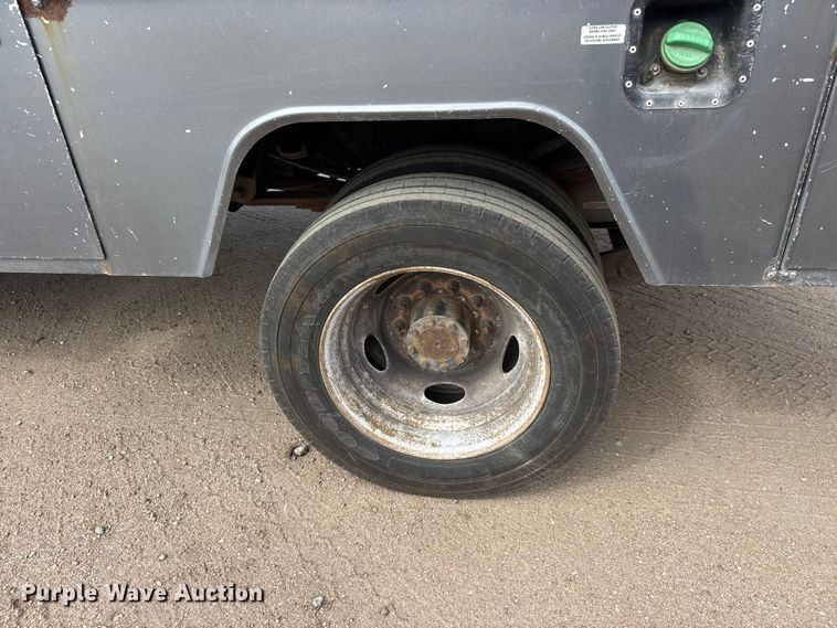 image for item MX9203 2011 Ford F450 Super Duty bucket truck