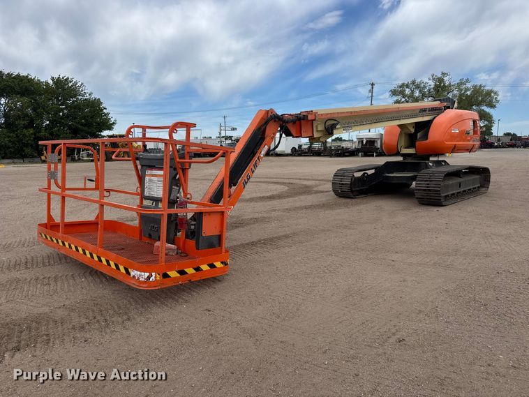 image for item MX9204 2009 JLG 660SJC boom lift