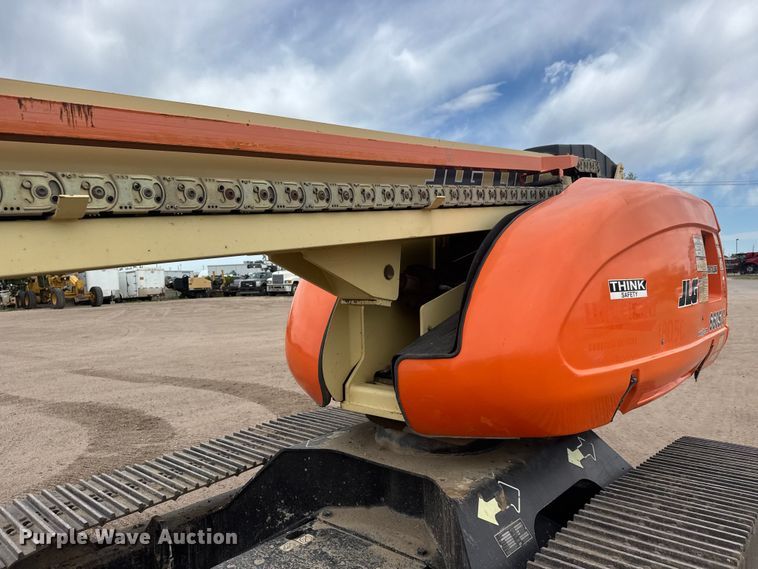 image for item MX9204 2009 JLG 660SJC boom lift