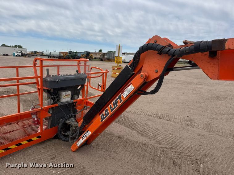 image for item MX9204 2009 JLG 660SJC boom lift