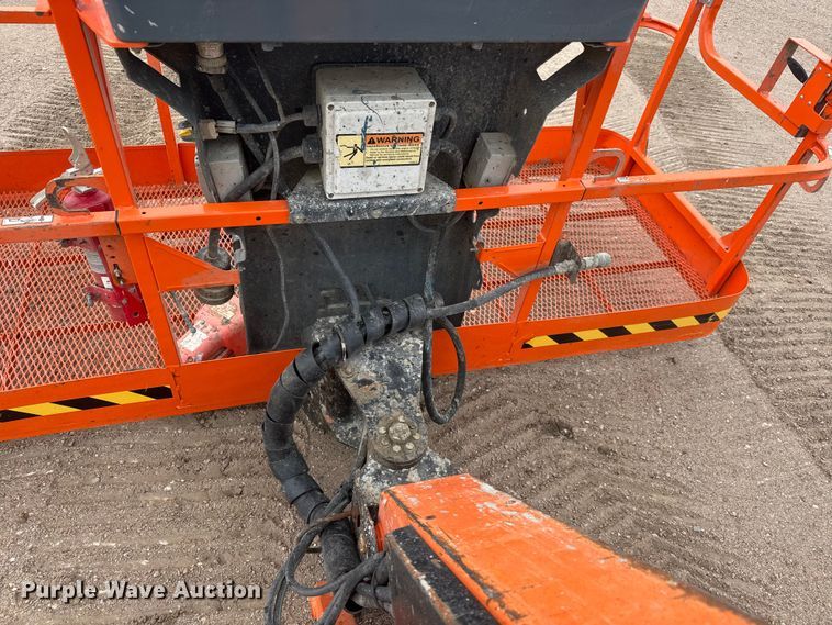 image for item MX9204 2009 JLG 660SJC boom lift