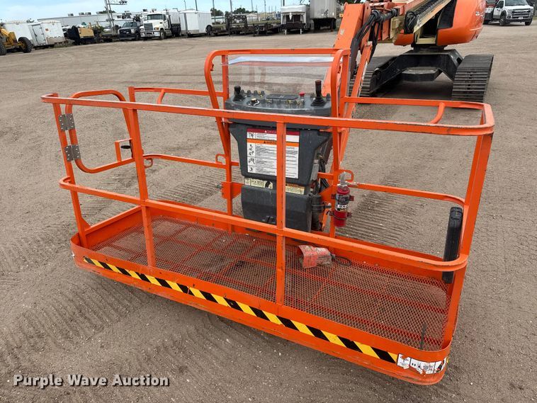 image for item MX9204 2009 JLG 660SJC boom lift