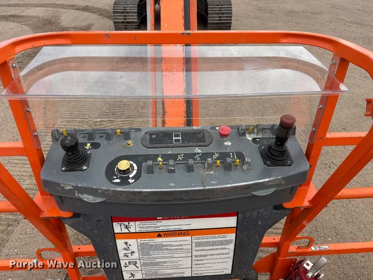 image for item MX9204 2009 JLG 660SJC boom lift