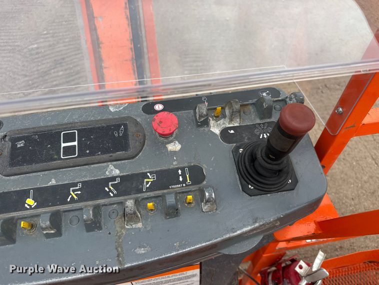 image for item MX9204 2009 JLG 660SJC boom lift
