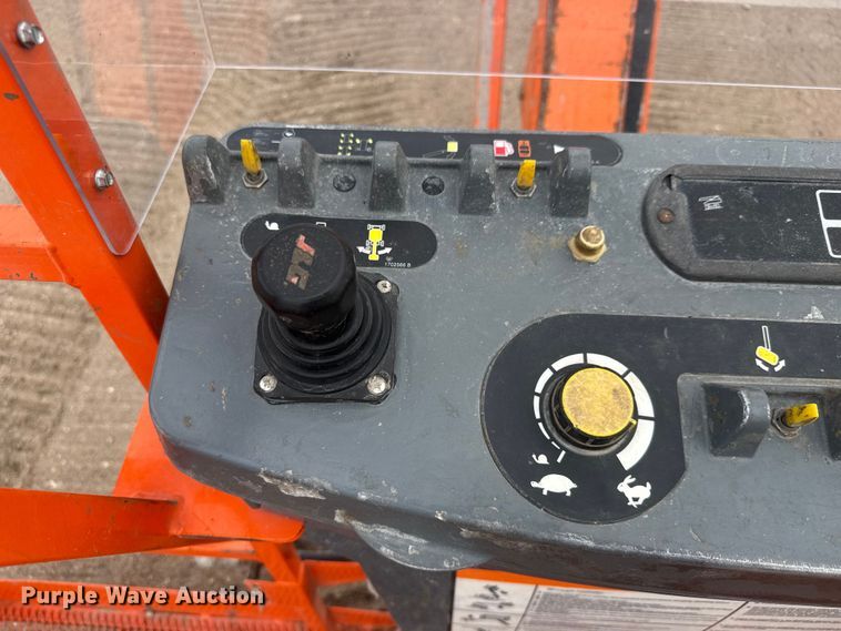 image for item MX9204 2009 JLG 660SJC boom lift