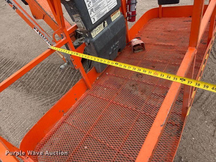 image for item MX9204 2009 JLG 660SJC boom lift