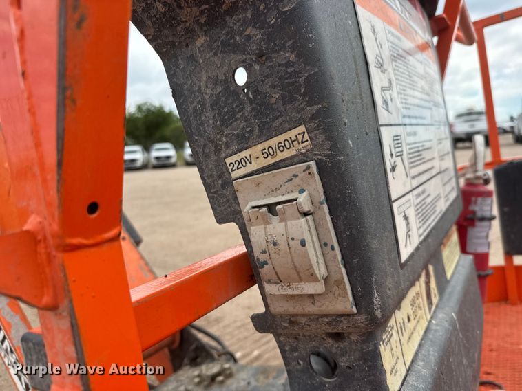 image for item MX9204 2009 JLG 660SJC boom lift