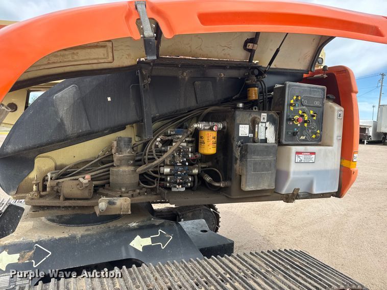image for item MX9204 2009 JLG 660SJC boom lift
