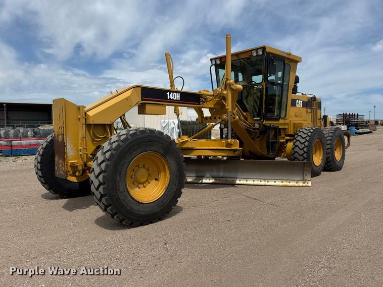 Photo of a 1999 Caterpillar 140H