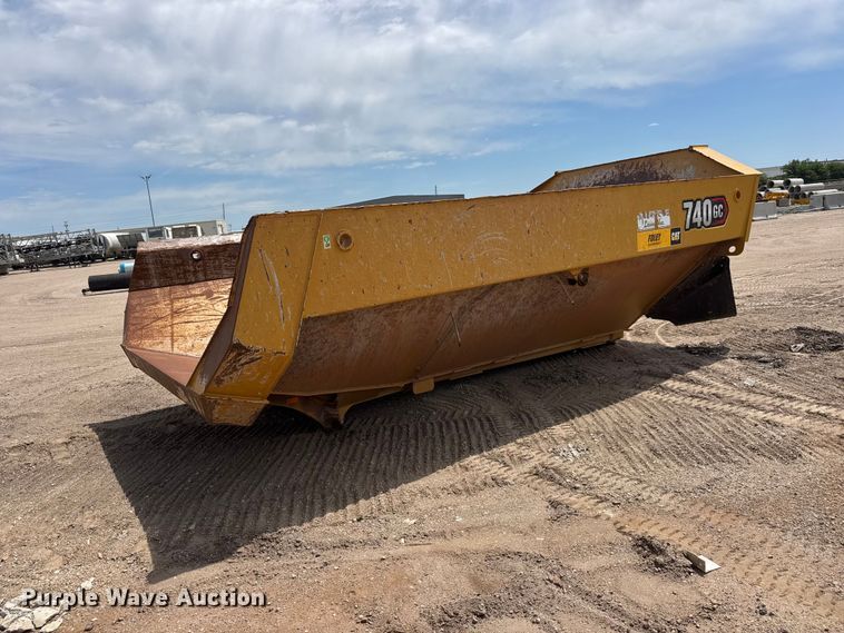 image for item MX9207 Caterpillar 740 GC haul truck dump bed