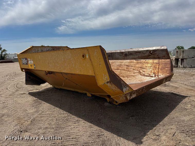 image for item MX9207 Caterpillar 740 GC haul truck dump bed
