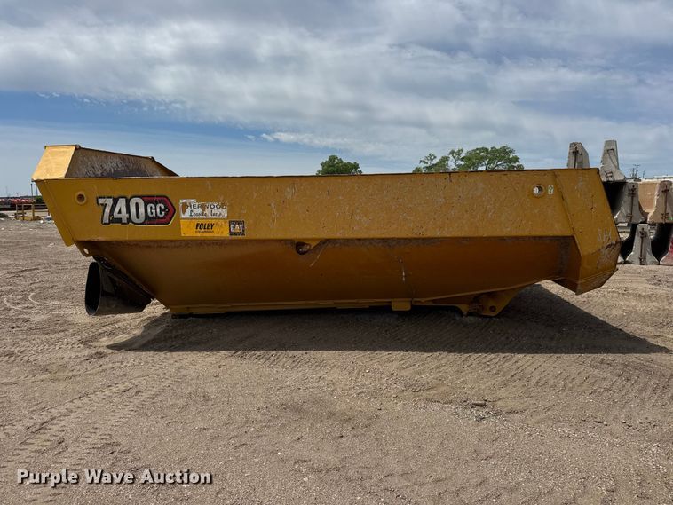 image for item MX9207 Caterpillar 740 GC haul truck dump bed
