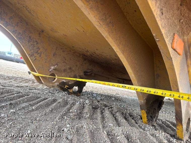 image for item MX9207 Caterpillar 740 GC haul truck dump bed