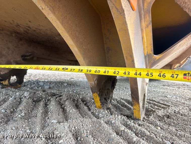 image for item MX9207 Caterpillar 740 GC haul truck dump bed