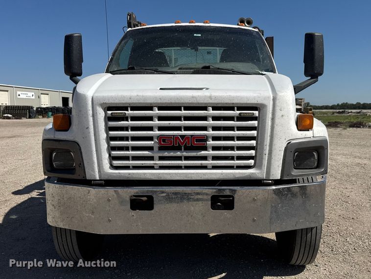 image for item MX9282 2004 Chevrolet  C7500 utility / service truck
