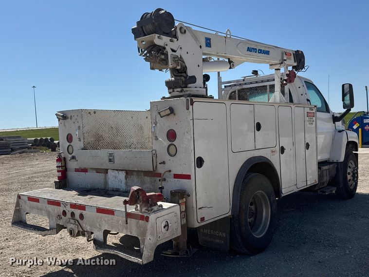 image for item MX9282 2004 Chevrolet  C7500 utility / service truck