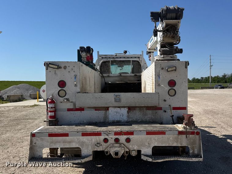 image for item MX9282 2004 Chevrolet  C7500 utility / service truck