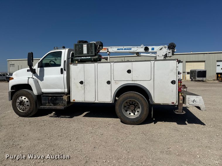 image for item MX9282 2004 Chevrolet  C7500 utility / service truck
