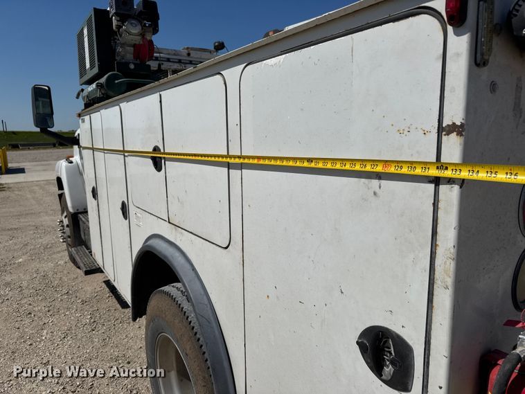image for item MX9282 2004 Chevrolet  C7500 utility / service truck