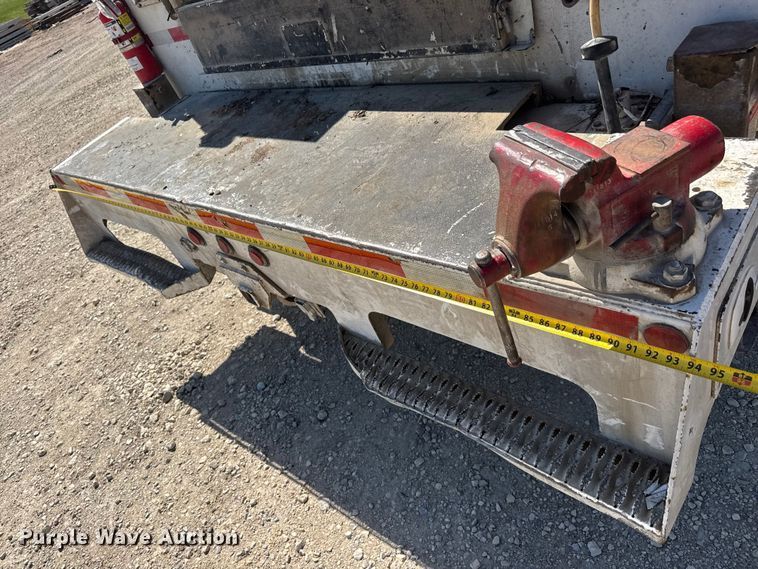 image for item MX9282 2004 Chevrolet  C7500 utility / service truck