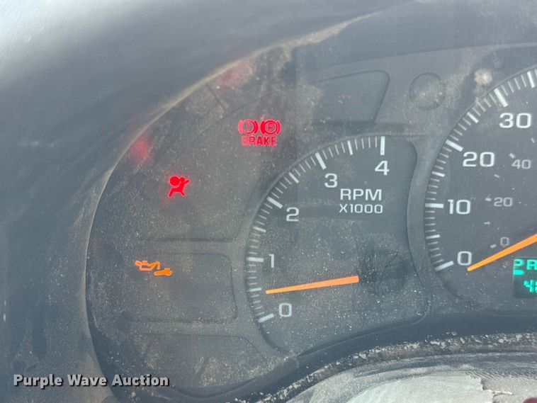 image for item MX9282 2004 Chevrolet  C7500 utility / service truck