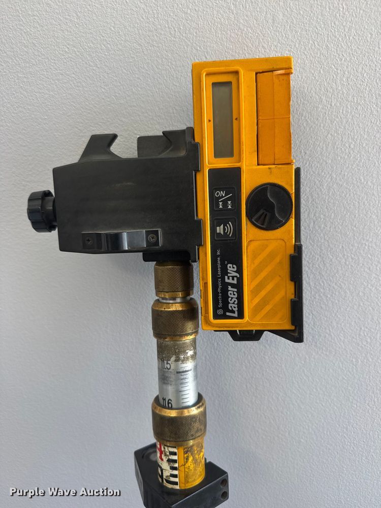 image for item MX9288 Spectra Precision GL412N surveying equipment