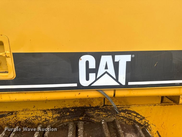 image for item OE9550 1983 Caterpillar 953 LGP track loader
