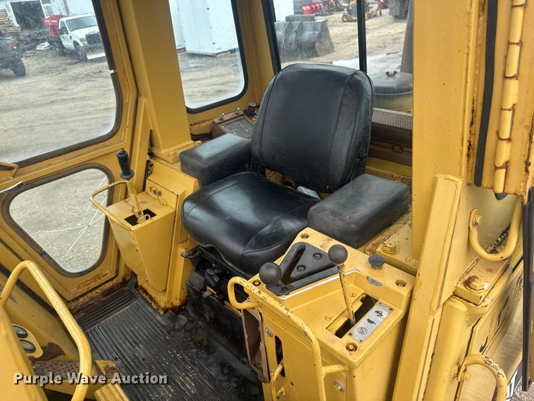 image for item OE9550 1983 Caterpillar 953 LGP track loader