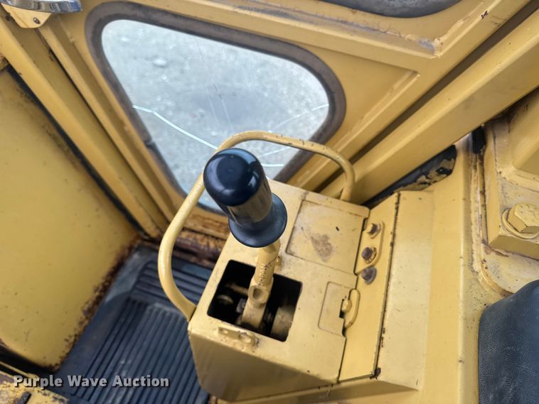 image for item OE9550 1983 Caterpillar 953 LGP track loader