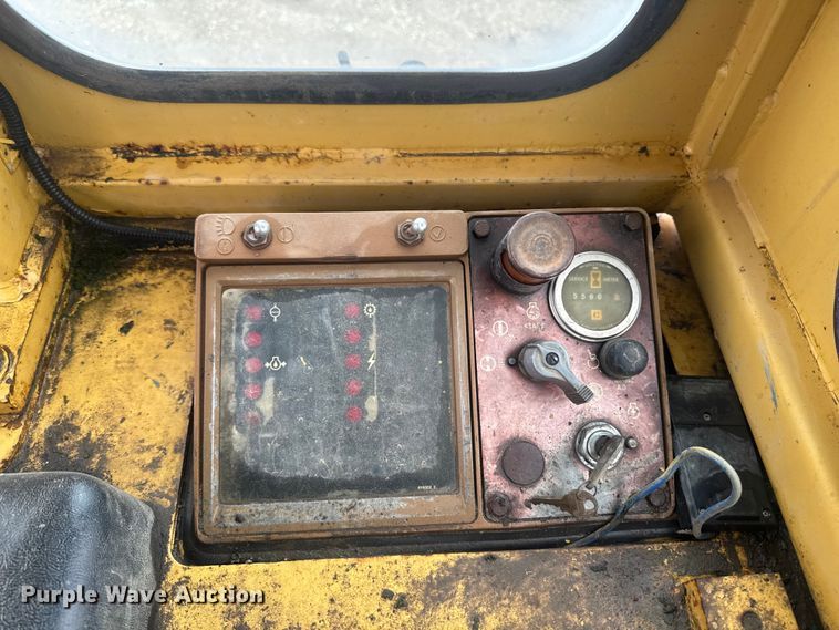 image for item OE9550 1983 Caterpillar 953 LGP track loader