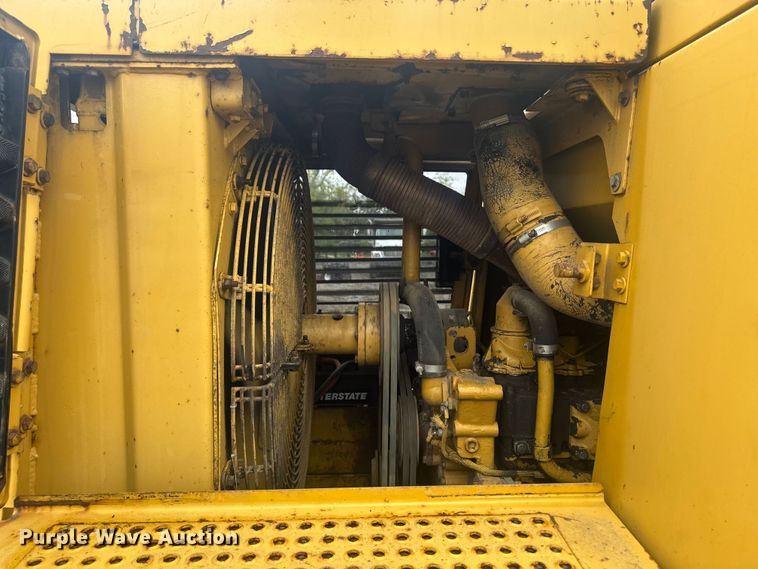 image for item OE9550 1983 Caterpillar 953 LGP track loader