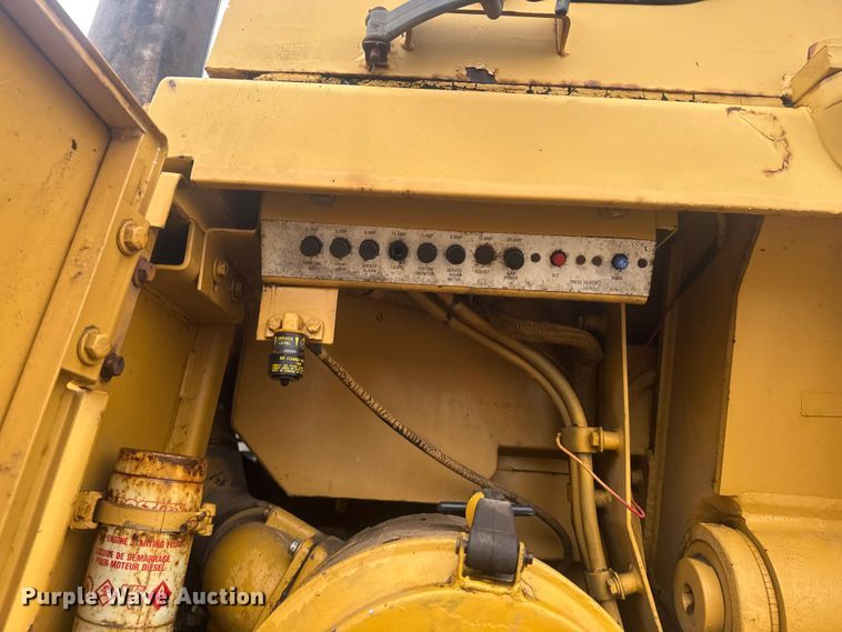 image for item OE9550 1983 Caterpillar 953 LGP track loader
