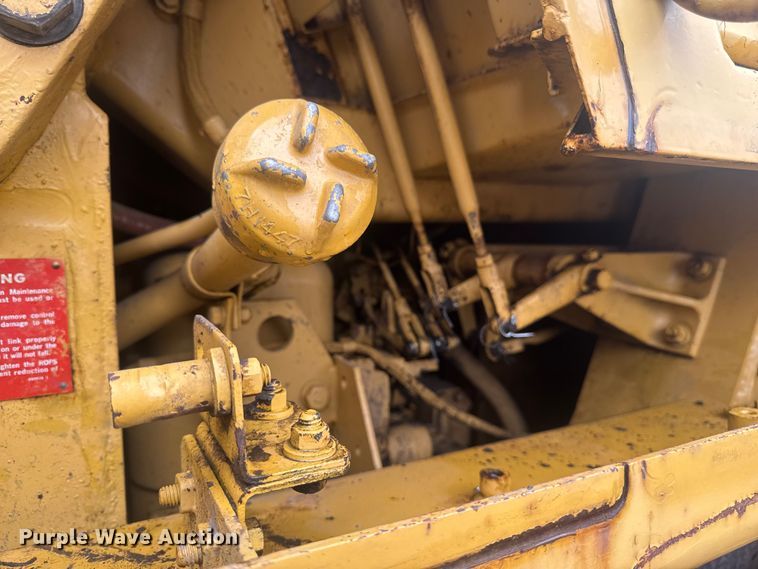 image for item OE9550 1983 Caterpillar 953 LGP track loader