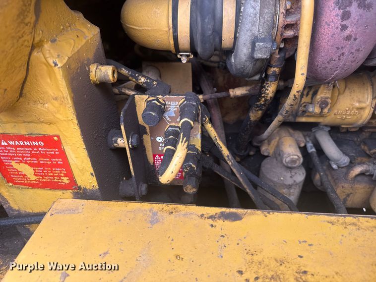 image for item OE9550 1983 Caterpillar 953 LGP track loader